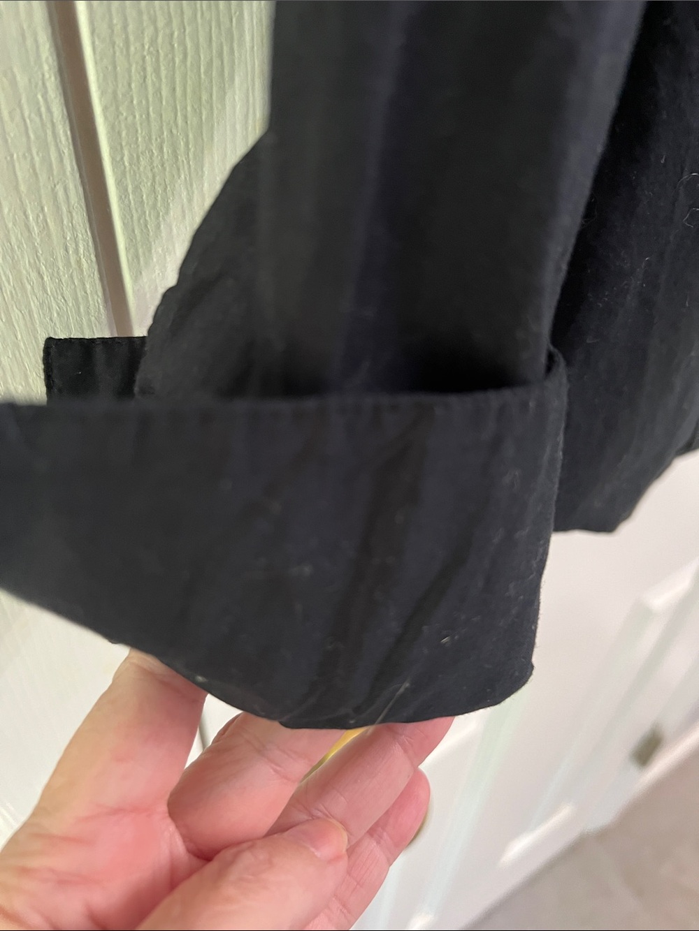 Old Navy Black Women's Button-Down Pleated Front Shirt - Picture 4 of 5